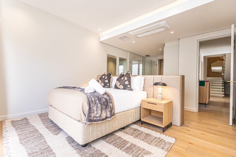 To Let 4 Bedroom Property for Rent in Fresnaye Western Cape